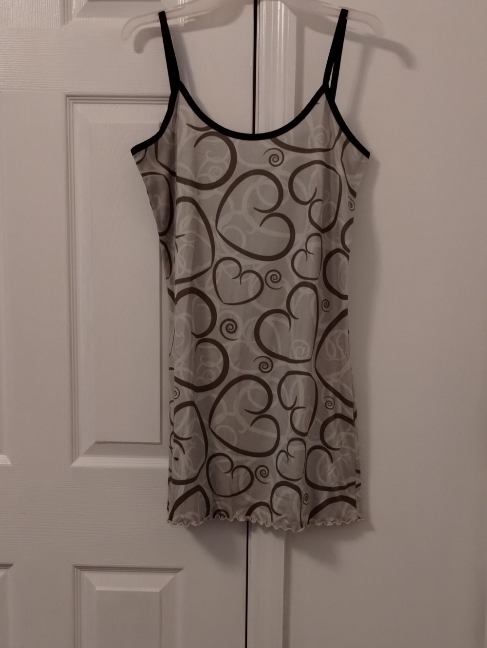 Sleeveless Heart-Print Chemise Slip in Beige and Brown